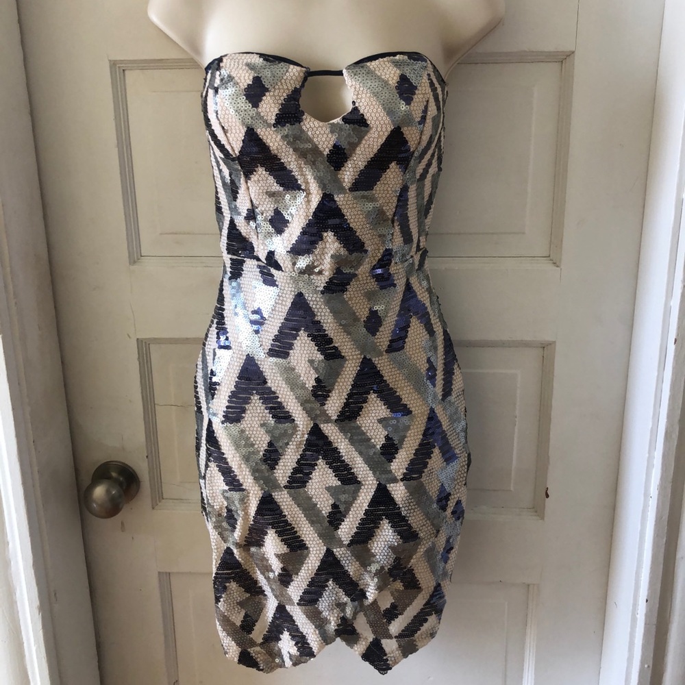 Keyhole strapless Glitter cocktail dress